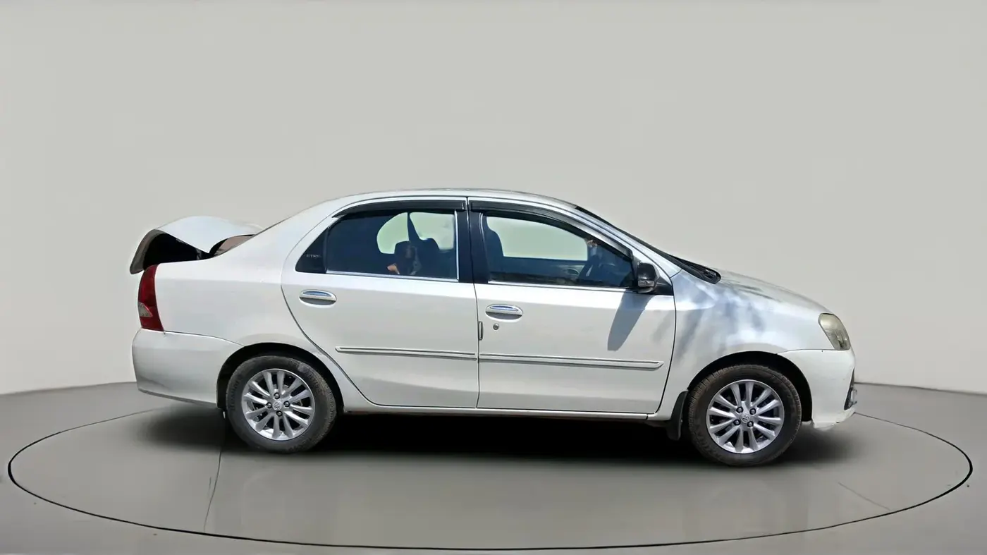 2016 Toyota Etios VX, CNG, Manual, 1,61,075 km, exterior