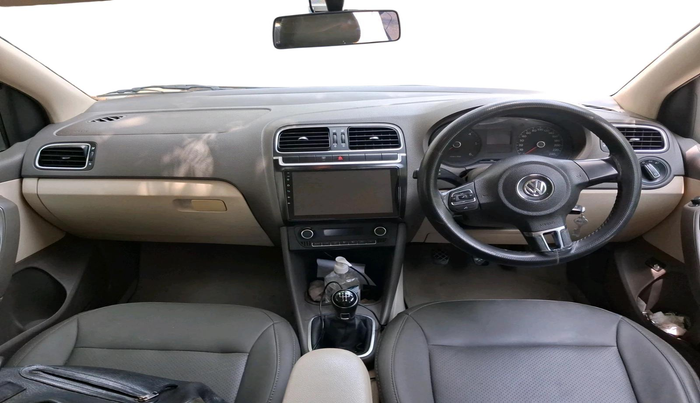 2013 Volkswagen Vento HIGHLINE DIESEL 1.6, Diesel, Manual, 1,92,809 km, interior