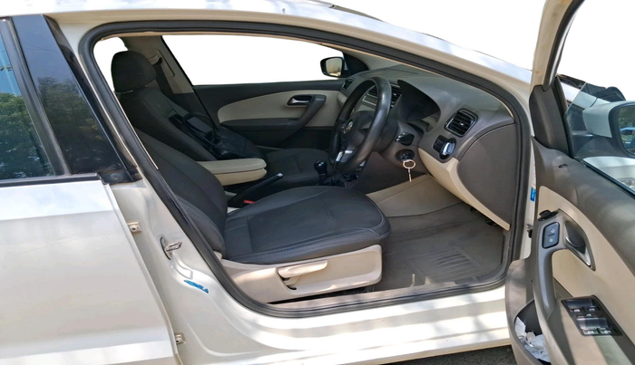2013 Volkswagen Vento HIGHLINE DIESEL 1.6, Diesel, Manual, 1,92,809 km, interior