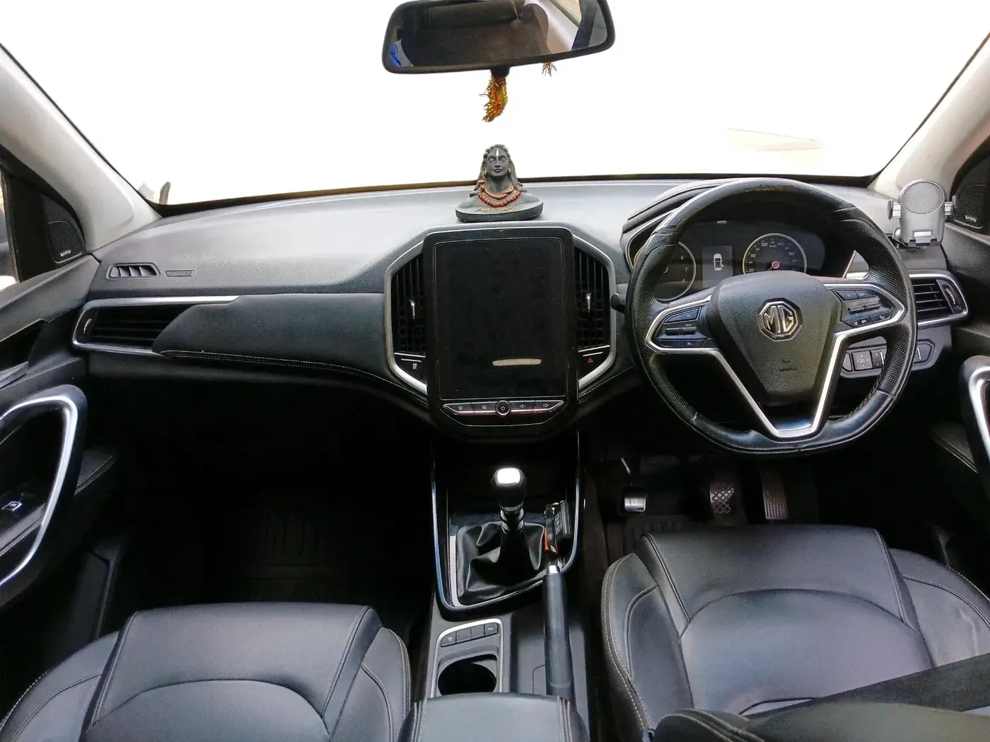 2019 MG HECTOR SMART HYBRID 1.5 PETROL, Petrol, Manual, 1,02,508 km, interior