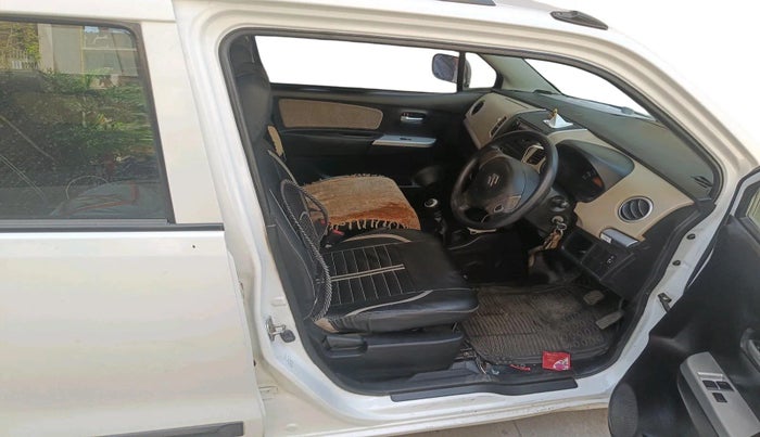 2017 Maruti Wagon R 1.0 LXI, Petrol, Manual, 92,657 km, interior