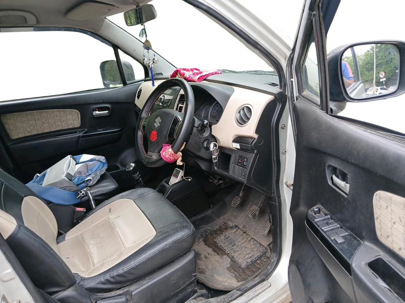 2017 Maruti Wagon R 1.0 VXI, Petrol, Manual, 88,200 km, interior