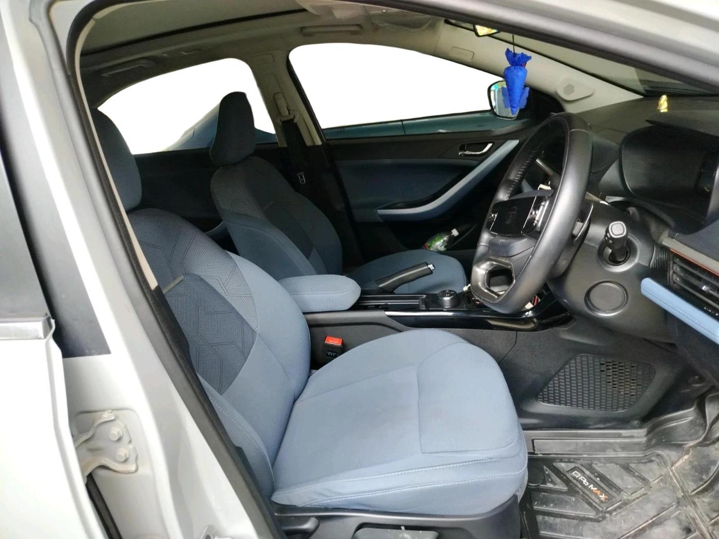 2025 Tata Curvv Creative Plus S 1.2 Petrol 7DCA, Petrol, Automatic, 5,061 km, interior