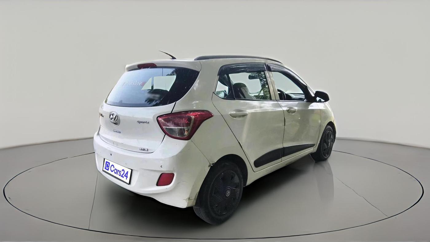 2015 Hyundai Grand i10 SPORTZ 1.2 KAPPA VTVT, CNG, Manual, 1,20,276 km, exterior