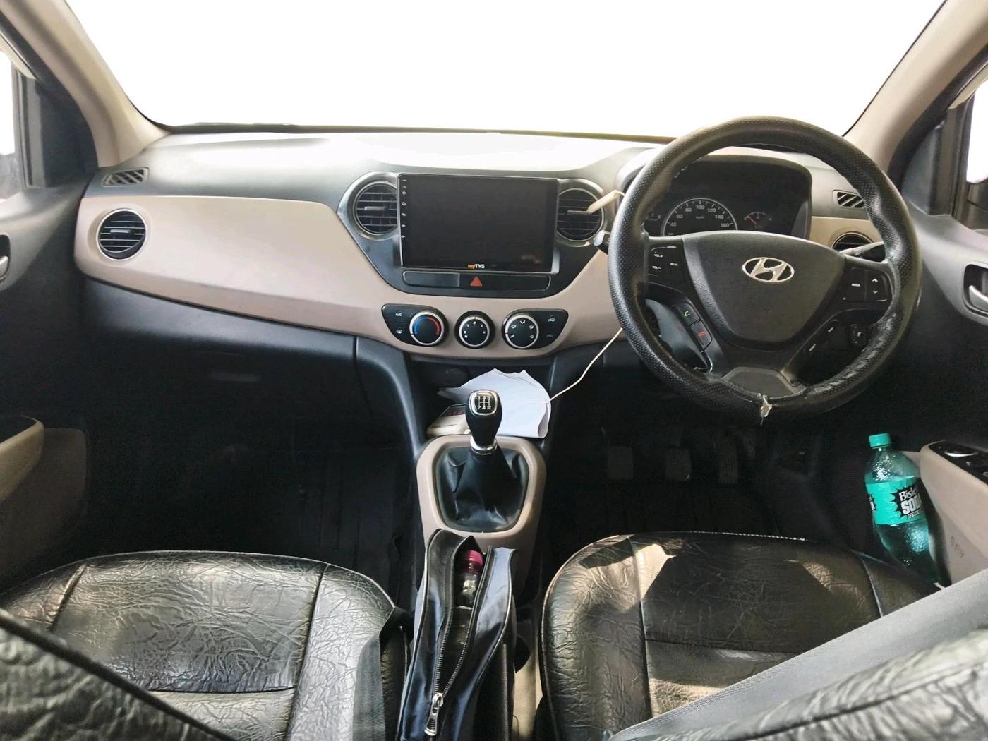 2015 Hyundai Grand i10 SPORTZ 1.2 KAPPA VTVT, CNG, Manual, 1,20,276 km, interior