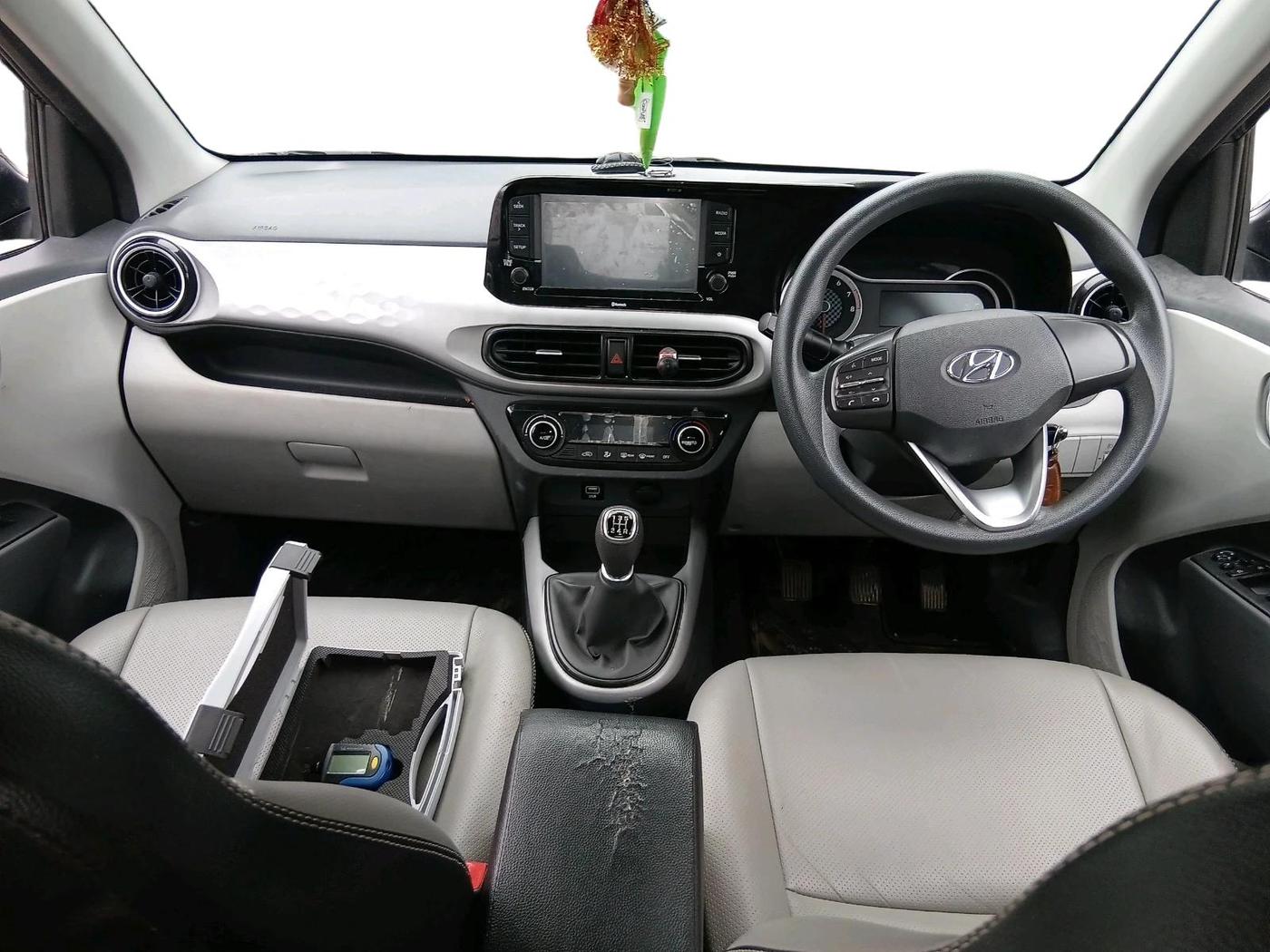 2022 Hyundai GRAND I10 NIOS SPORTZ 1.2 KAPPA VTVT, Petrol, Manual, 32,692 km, interior
