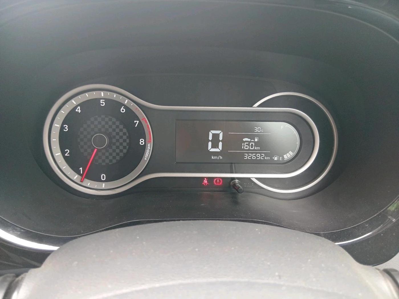 2022 Hyundai GRAND I10 NIOS SPORTZ 1.2 KAPPA VTVT, Petrol, Manual, 32,692 km, interior