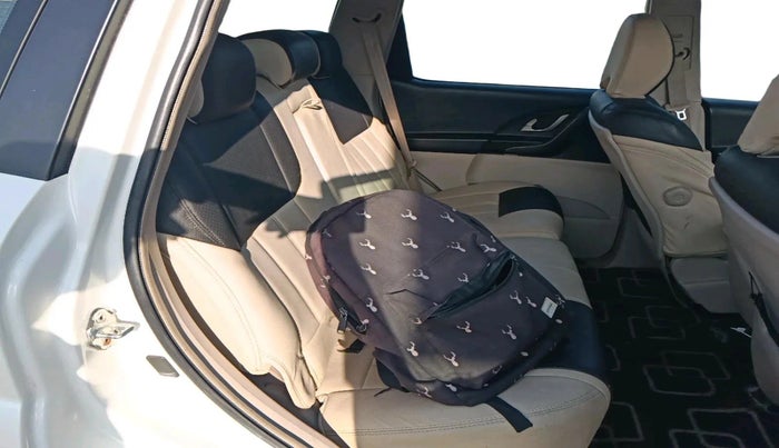 2018 Mahindra XUV500 W9 AT, Diesel, Automatic, 1,38,373 km, interior
