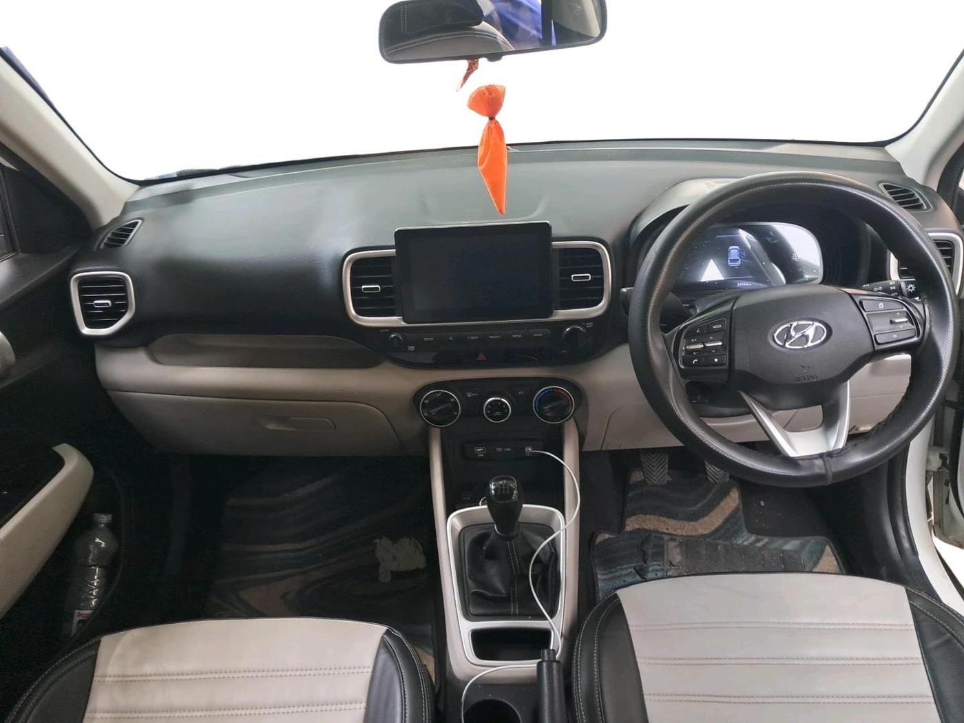 2023 Hyundai VENUE S(O) 1.2, Petrol, Manual, 24,944 km, interior