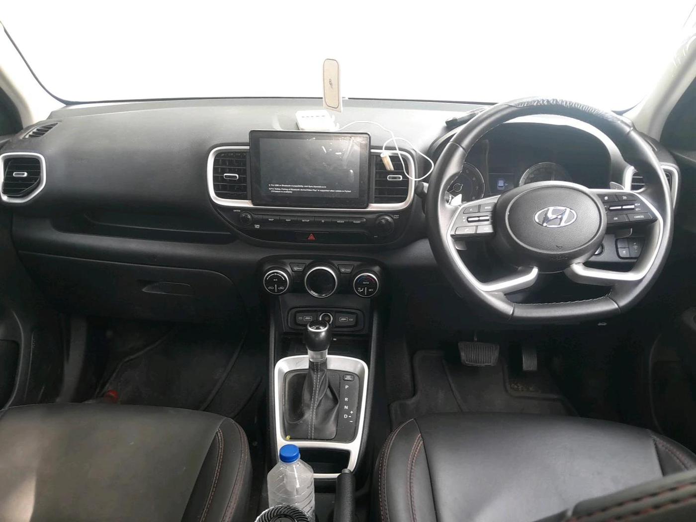 2021 Hyundai VENUE SX PLUS 1.0 TURBO DCT, Petrol, Automatic, 44,798 km, interior
