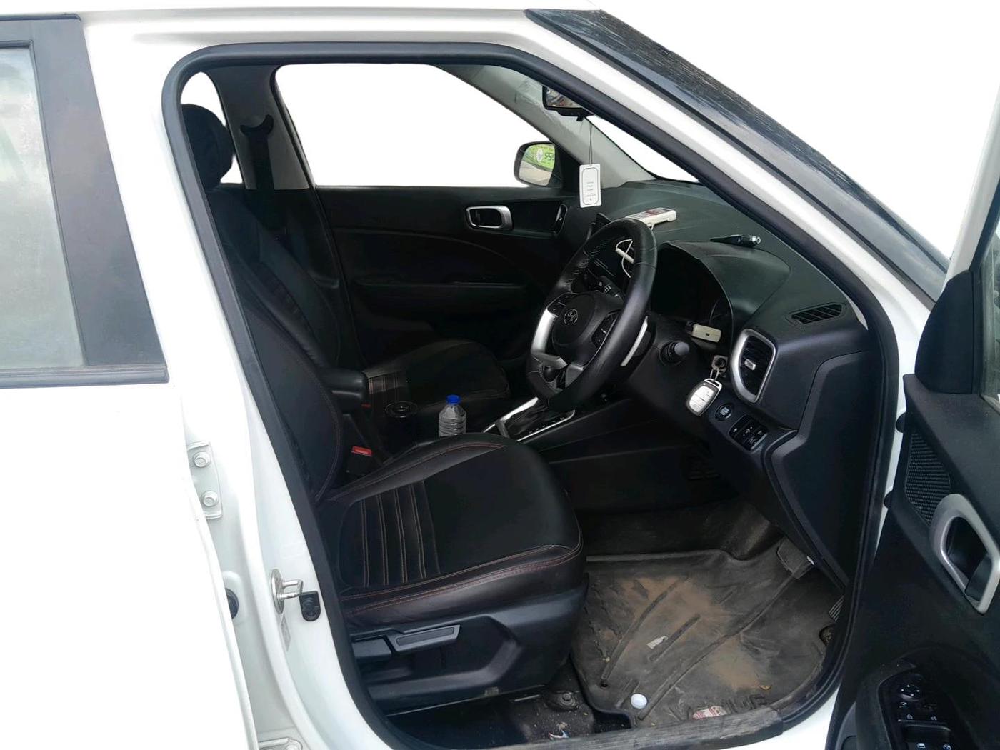 2021 Hyundai VENUE SX PLUS 1.0 TURBO DCT, Petrol, Automatic, 44,798 km, interior