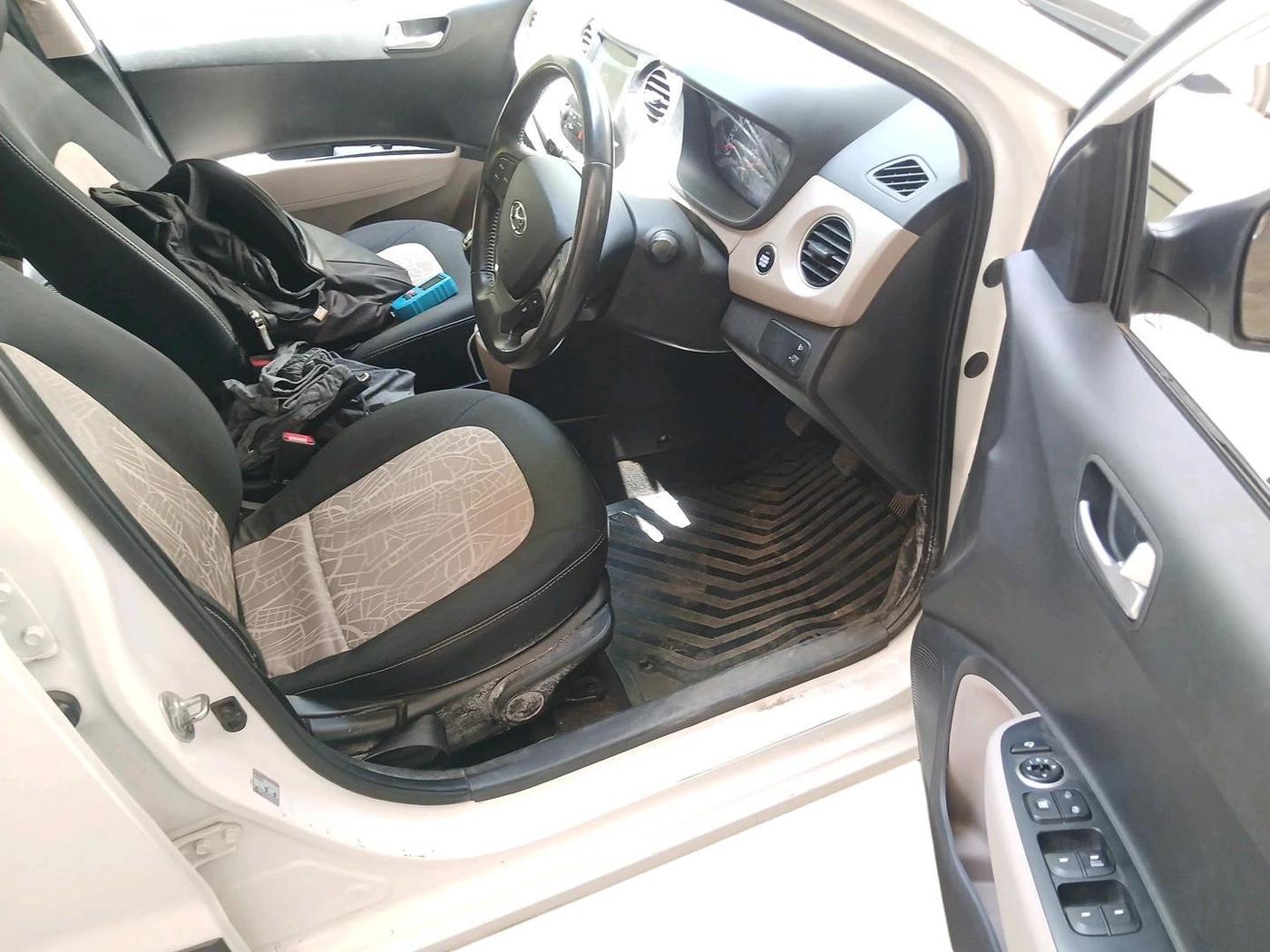2018 Hyundai Grand i10 ASTA 1.2 KAPPA VTVT, Petrol, Manual, 33,009 km, interior