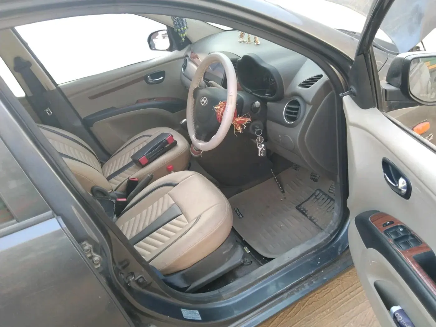 2012 Hyundai i10 MAGNA 1.1, Petrol, Manual, 50,363 km, interior