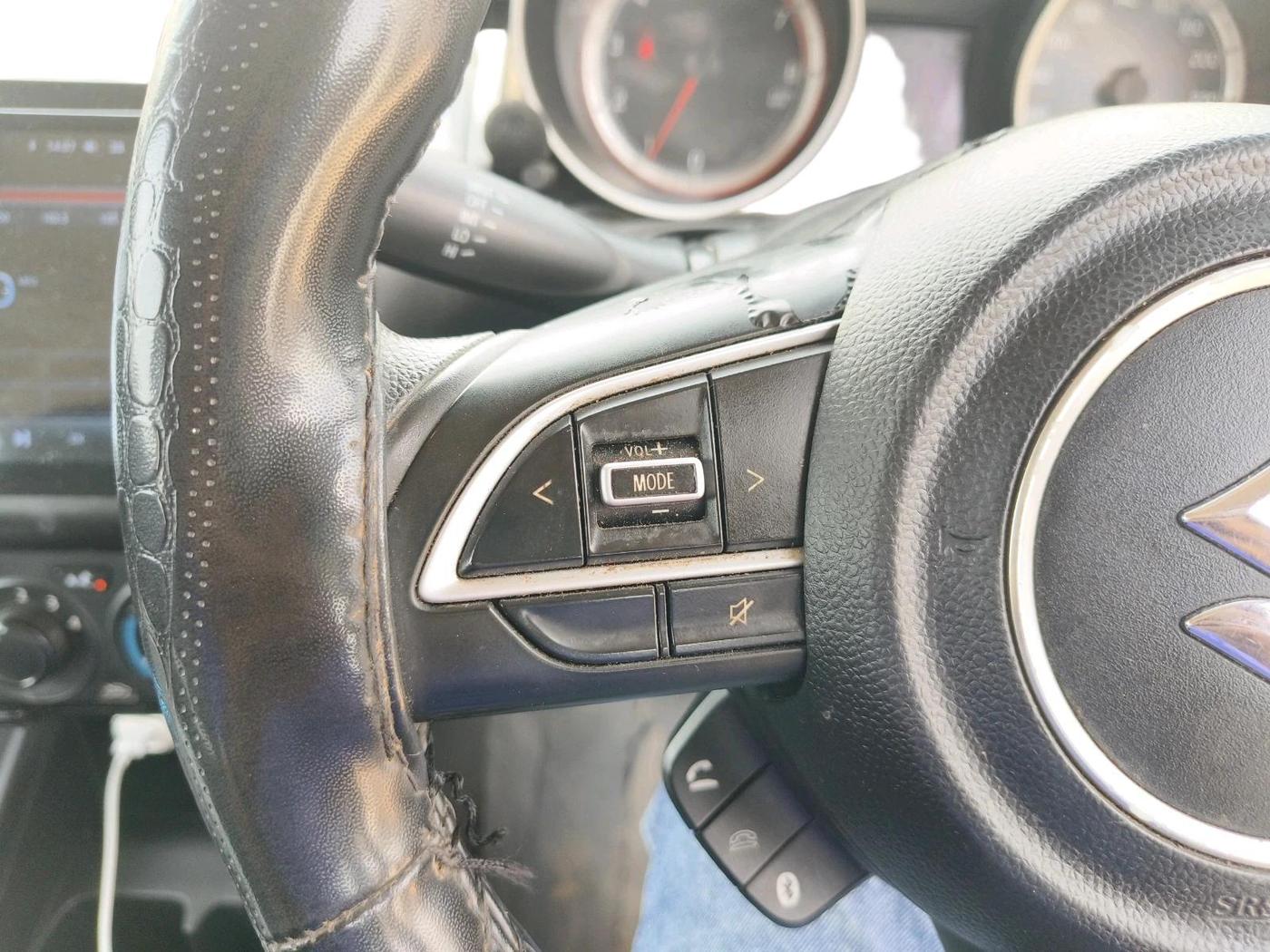 2022 Maruti Swift VXI AMT, Petrol, Automatic, 99,115 km, interior
