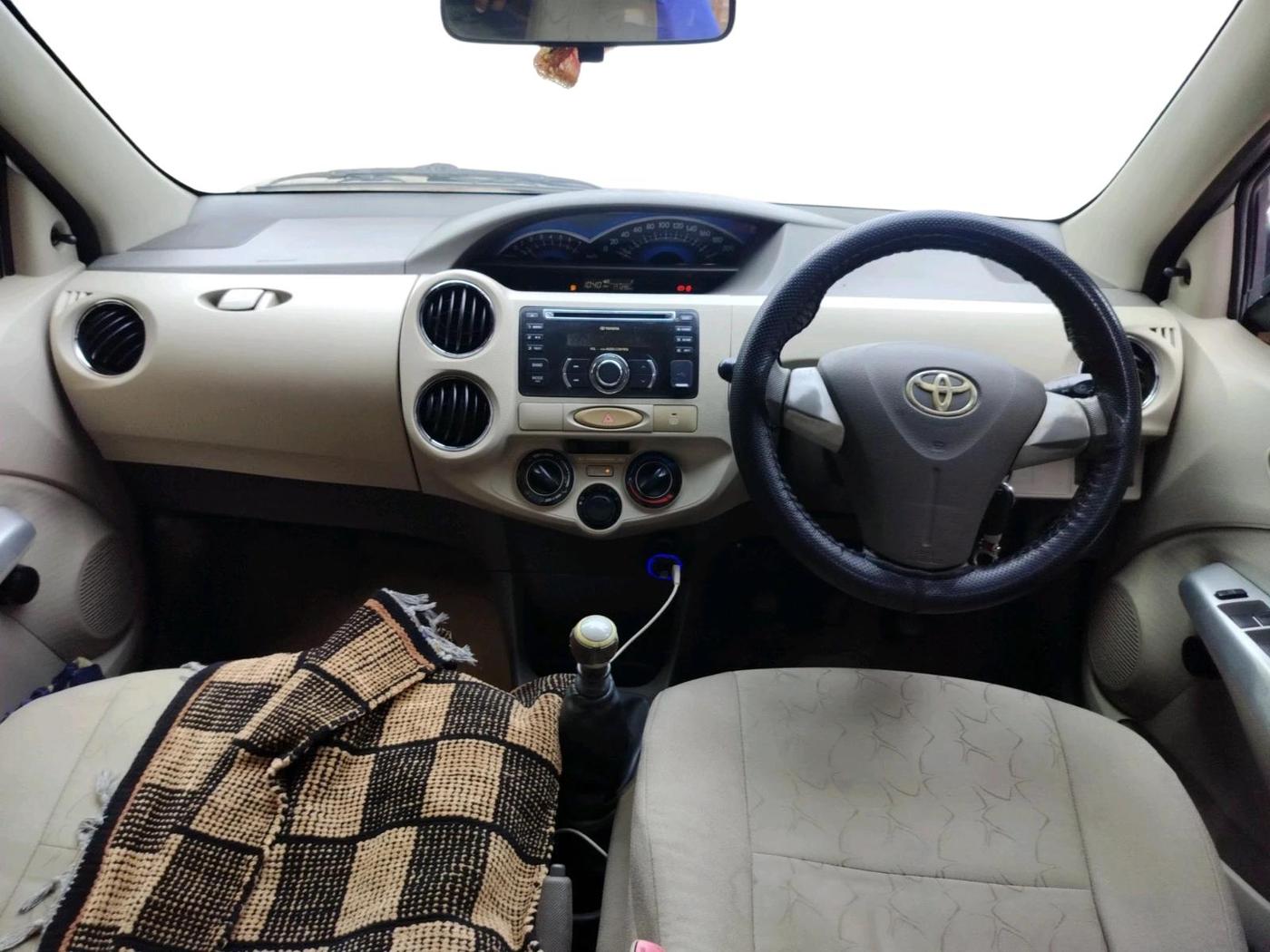 2015 Toyota Etios VD, Diesel, Manual, 1,71,296 km, interior