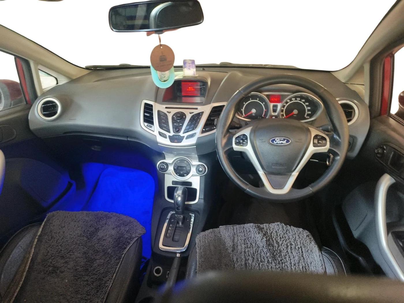 2012 Ford Fiesta TITANIUM+ PETROL AT, CNG, Automatic, 1,16,742 km, interior