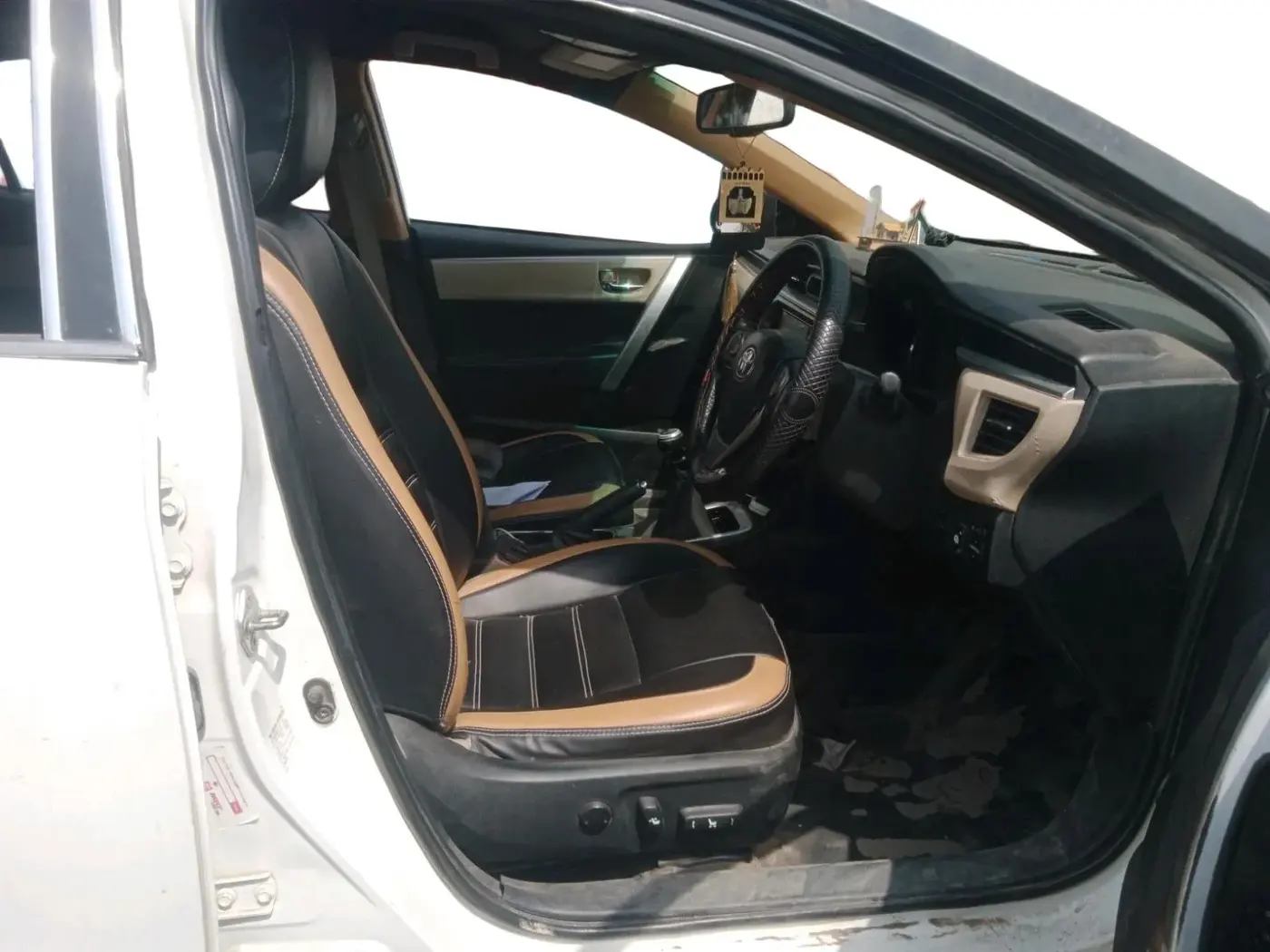 2014 Toyota Corolla Altis G PETROL, CNG, Manual, 1,60,978 km, interior