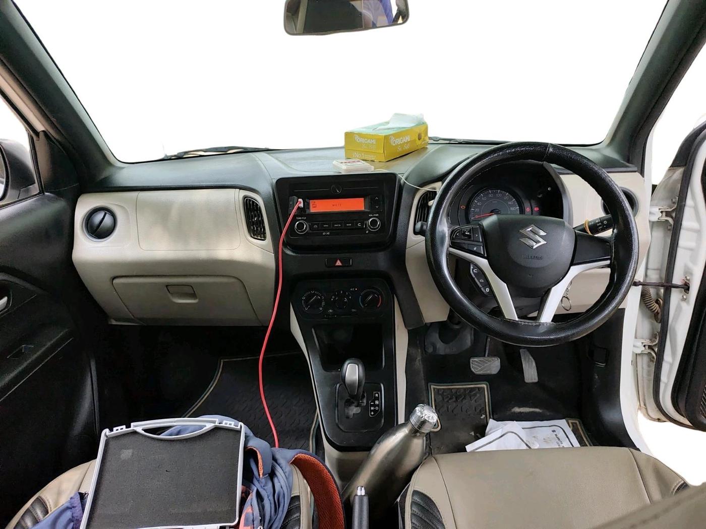 2020 Maruti New Wagon-R VXI 1.2 AMT, CNG, Automatic, 1,62,005 km, interior