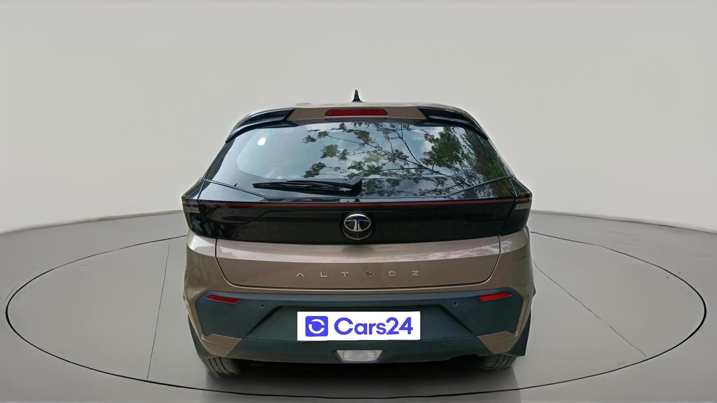 2025 Tata ALTROZ Creative Petrol 5AMT, Petrol, Automatic, 5,065 km, exterior