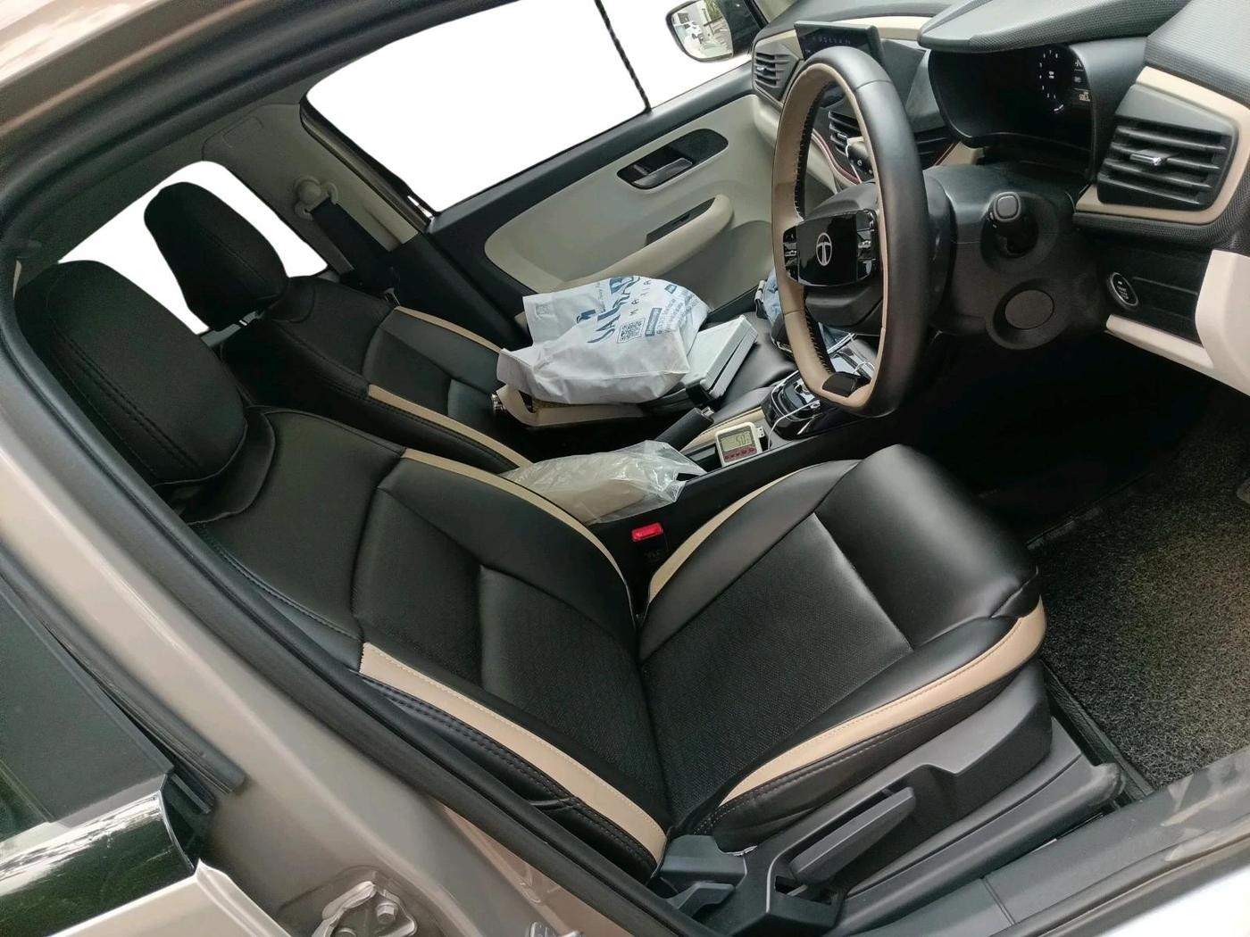 2025 Tata ALTROZ Creative Petrol 5AMT, Petrol, Automatic, 5,065 km, interior