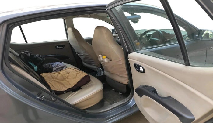 2011 Hyundai i10 MAGNA 1.2, Petrol, Manual, 1,18,505 km, interior