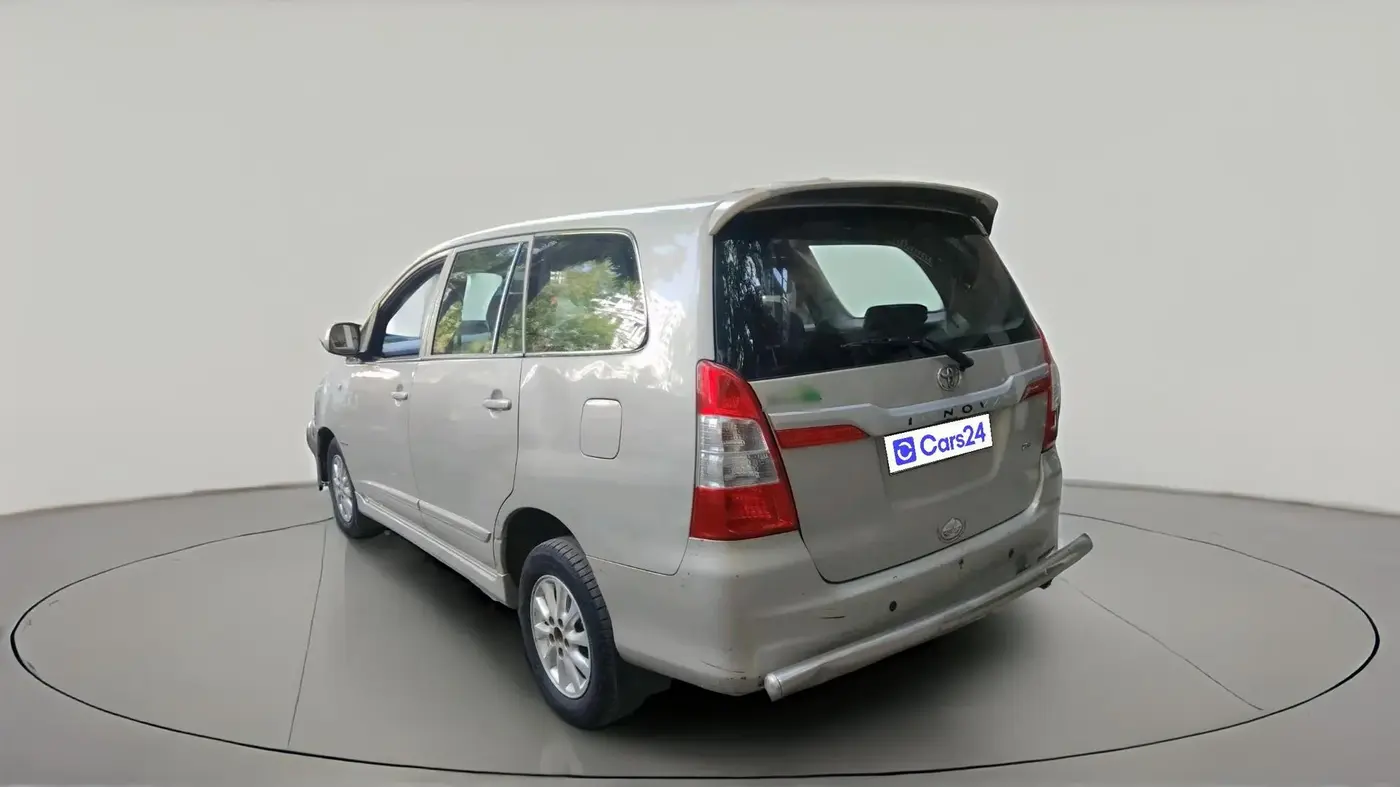 2014 Toyota Innova 2.5 GX 7 STR, Diesel, Manual, 1,15,493 km, exterior