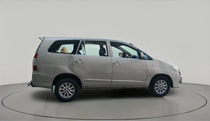 2014 Toyota Innova 2.5 GX 7 STR, Diesel, Manual, 1,15,493 km, exterior