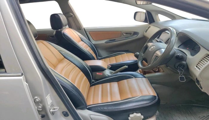 2014 Toyota Innova 2.5 GX 7 STR, Diesel, Manual, 1,15,493 km, interior