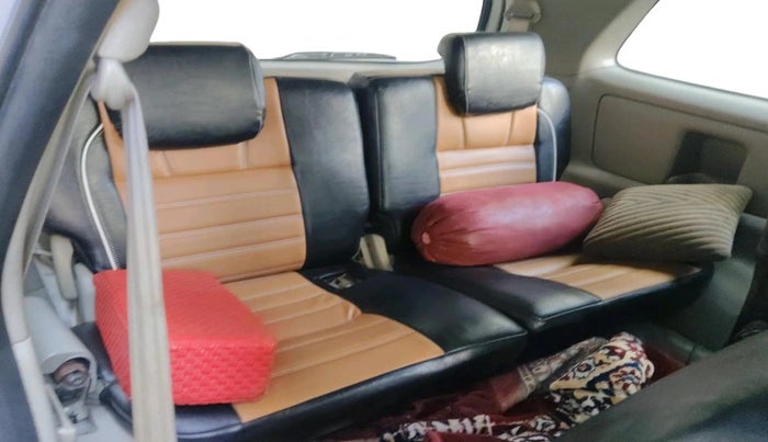 2014 Toyota Innova 2.5 GX 7 STR, Diesel, Manual, 1,15,493 km, interior