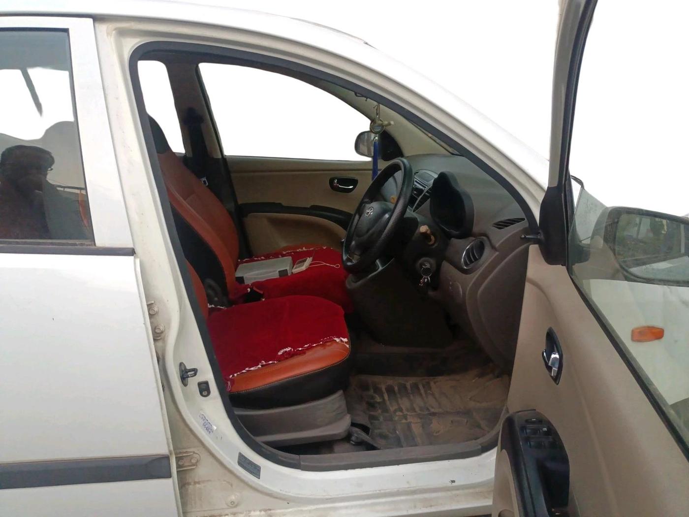 2012 Hyundai i10 MAGNA 1.1, Petrol, Manual, 76,294 km, interior
