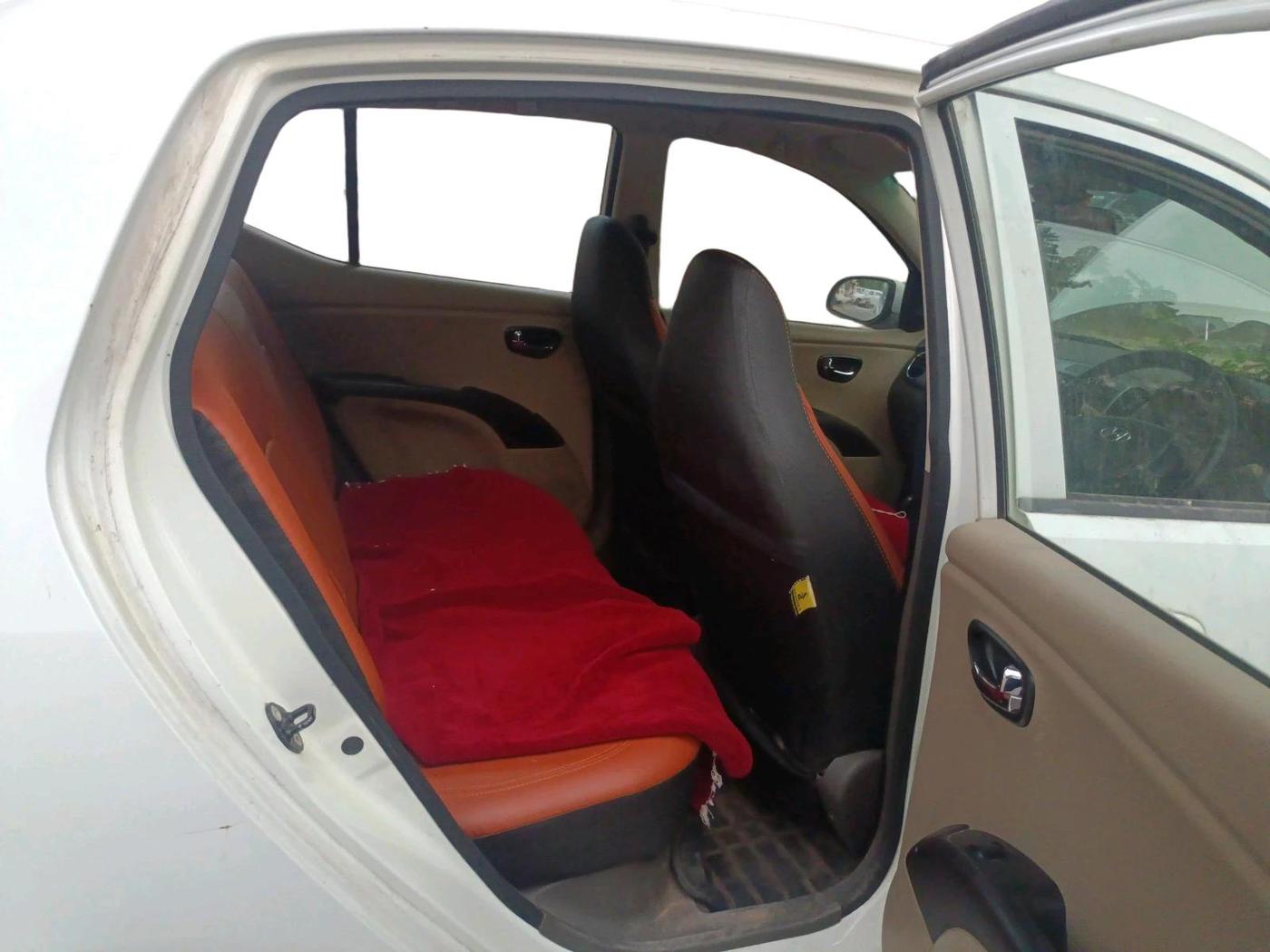 2012 Hyundai i10 MAGNA 1.1, Petrol, Manual, 76,294 km, interior