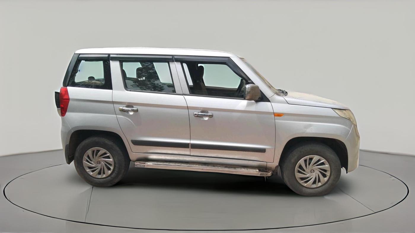 2017 Mahindra TUV300 T4, Diesel, Manual, 1,32,013 km, exterior