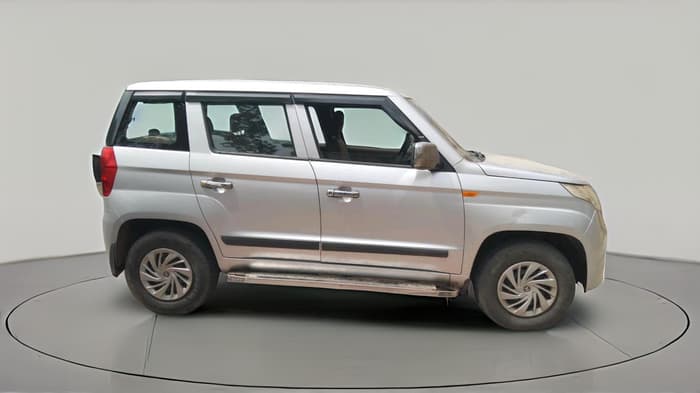 2017 Mahindra TUV300 T4, Diesel, Manual, 1,32,013 km, exterior