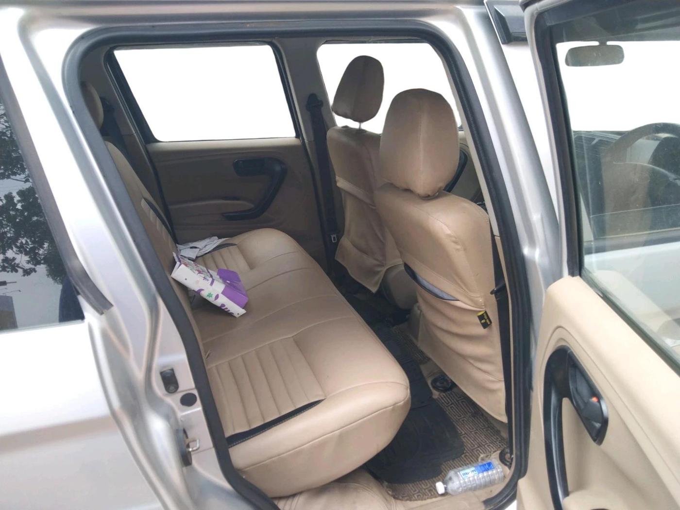 2017 Mahindra TUV300 T4, Diesel, Manual, 1,32,013 km, interior