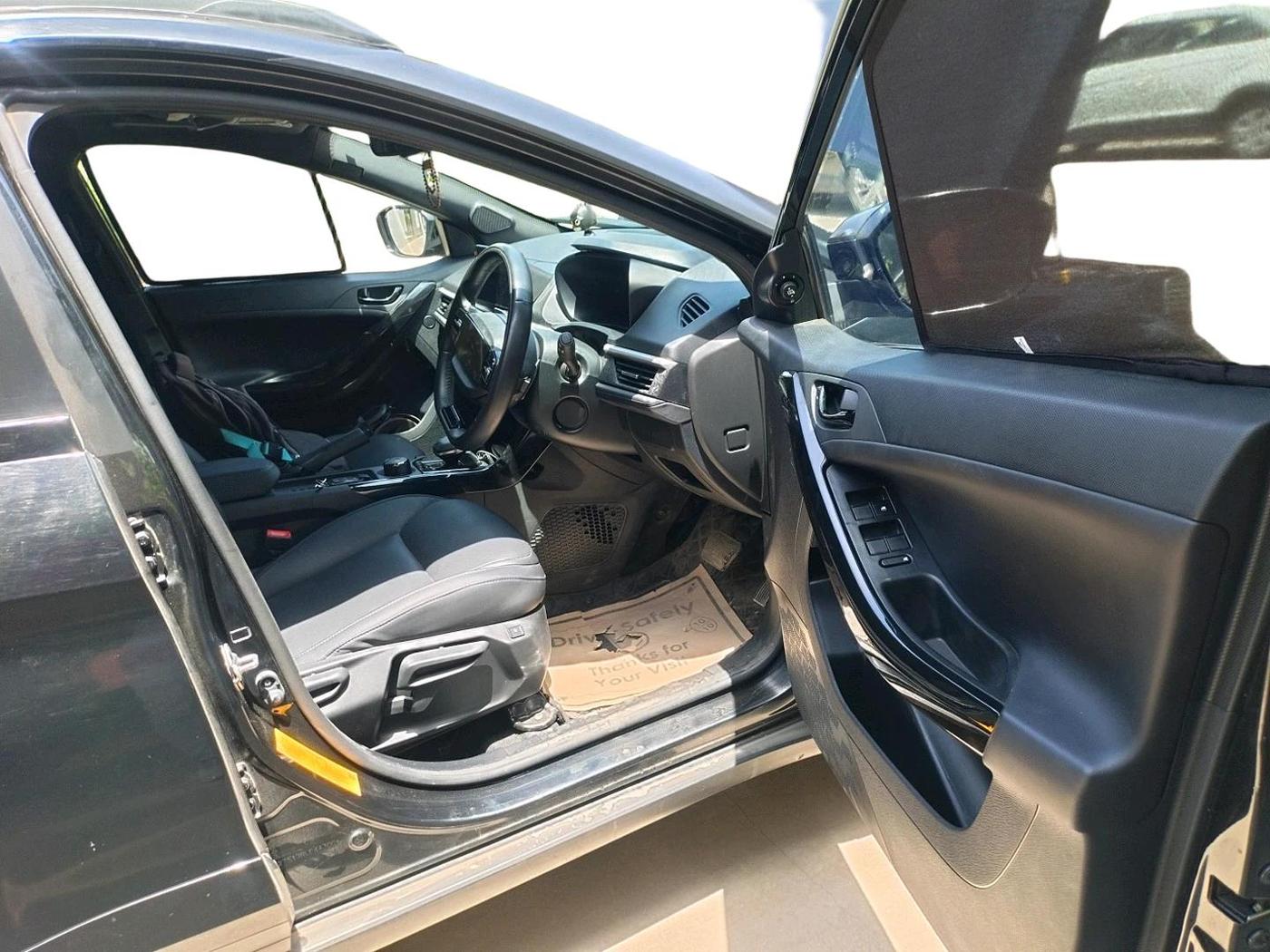 2024 Tata NEXON Fearless Plus S 1.5 Revotorq 6AMT Dark Edition, Diesel, Automatic, 34,034 km, interior