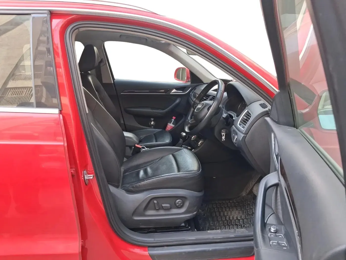 2014 Audi Q3 35 TDI Quattro, Diesel, Automatic, 99,950 km, interior