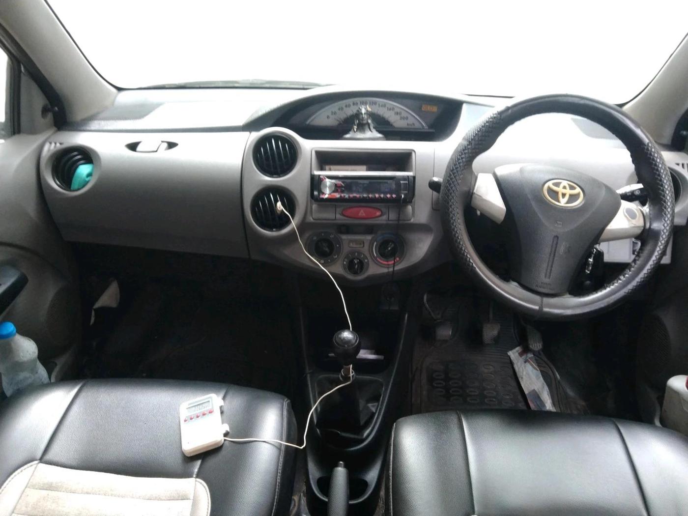 2011 Toyota Etios G, Petrol, Manual, 91,593 km, interior
