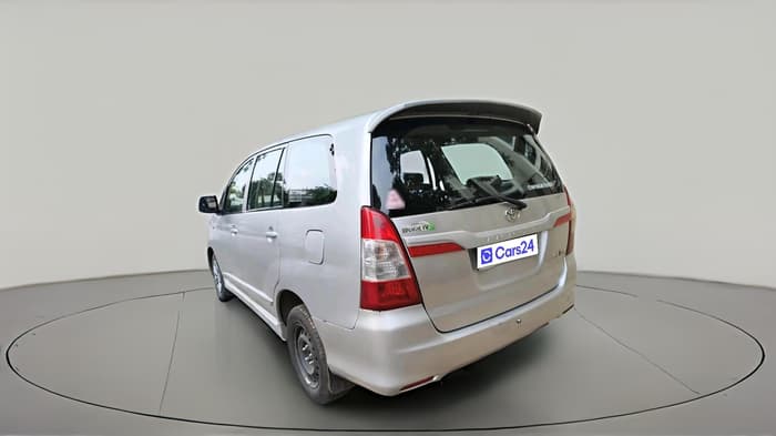 2013 Toyota Innova 2.5 GX 8 STR, Diesel, Manual, 2,12,062 km, exterior