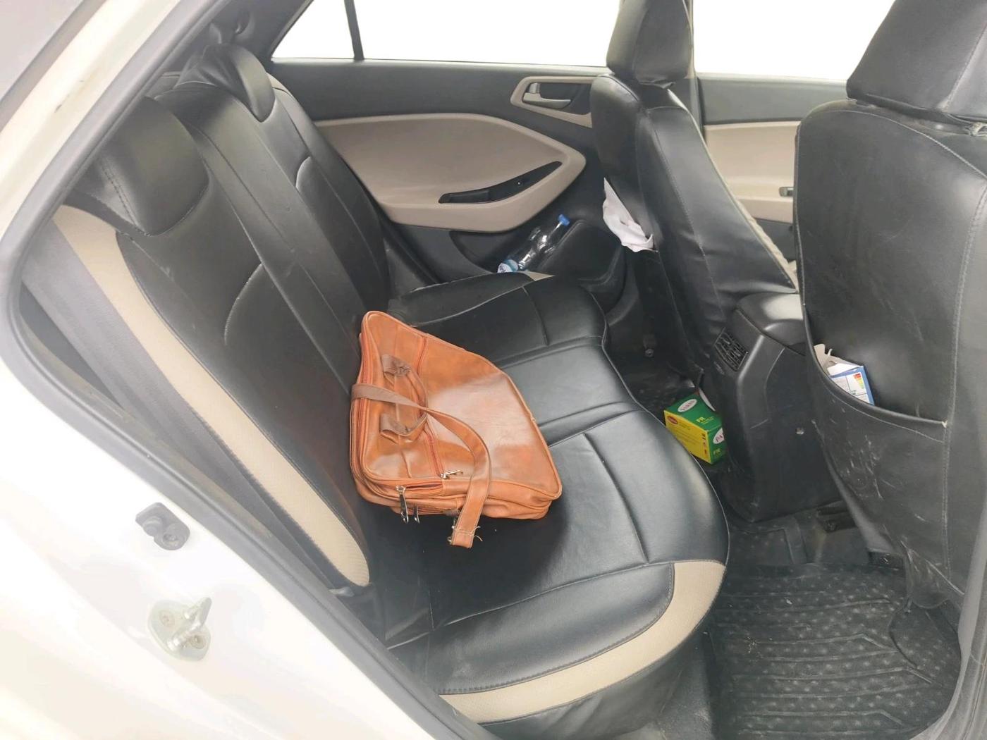 2015 Hyundai Elite i20 SPORTZ 1.2 (O), CNG, Manual, 1,10,567 km, interior