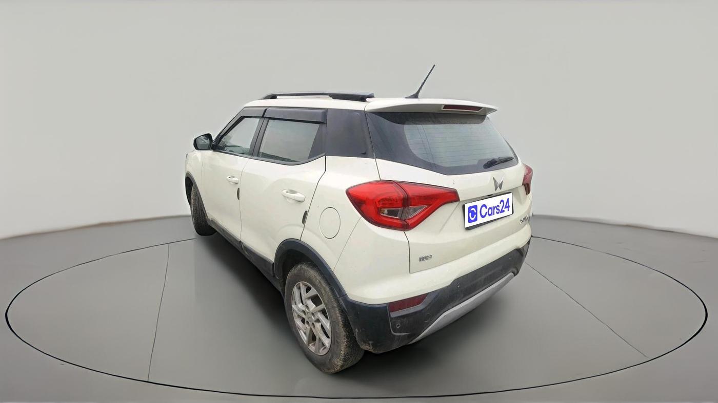 2023 Mahindra XUV300 W8 1.5 DIESEL, Diesel, Manual, 2,04,885 km, exterior