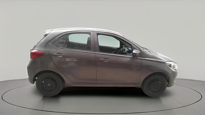 2017 Tata Tiago XT PETROL, CNG, Manual, 97,897 km, exterior