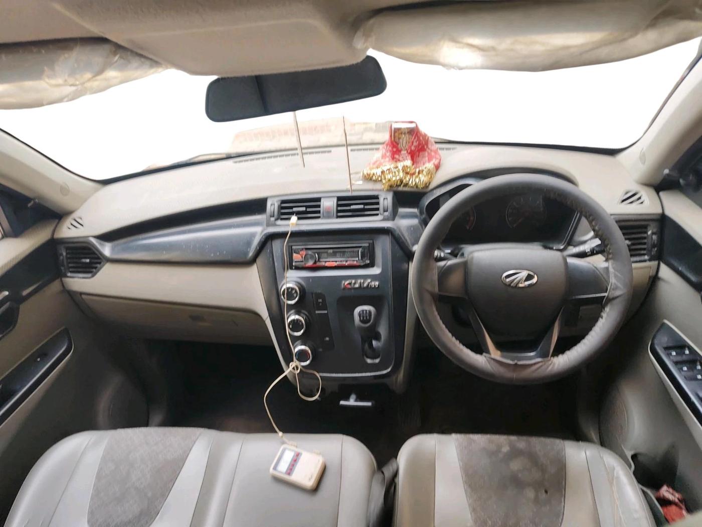 2016 Mahindra Kuv100 K4 6 STR, Petrol, Manual, 44,334 km, interior