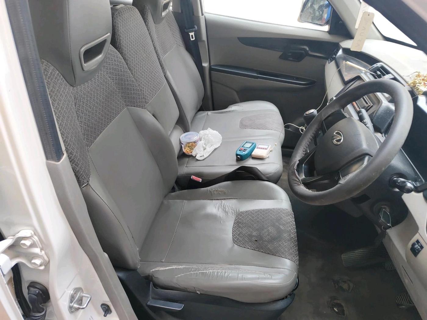 2016 Mahindra Kuv100 K4 6 STR, Petrol, Manual, 44,334 km, interior