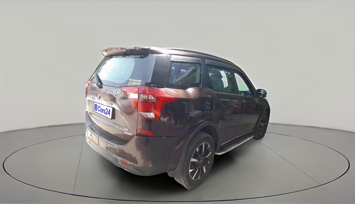 2018 Mahindra XUV500 W11 AT, Diesel, Automatic, 1,30,593 km, exterior