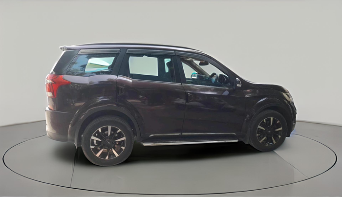 2018 Mahindra XUV500 W11 AT, Diesel, Automatic, 1,30,593 km, exterior
