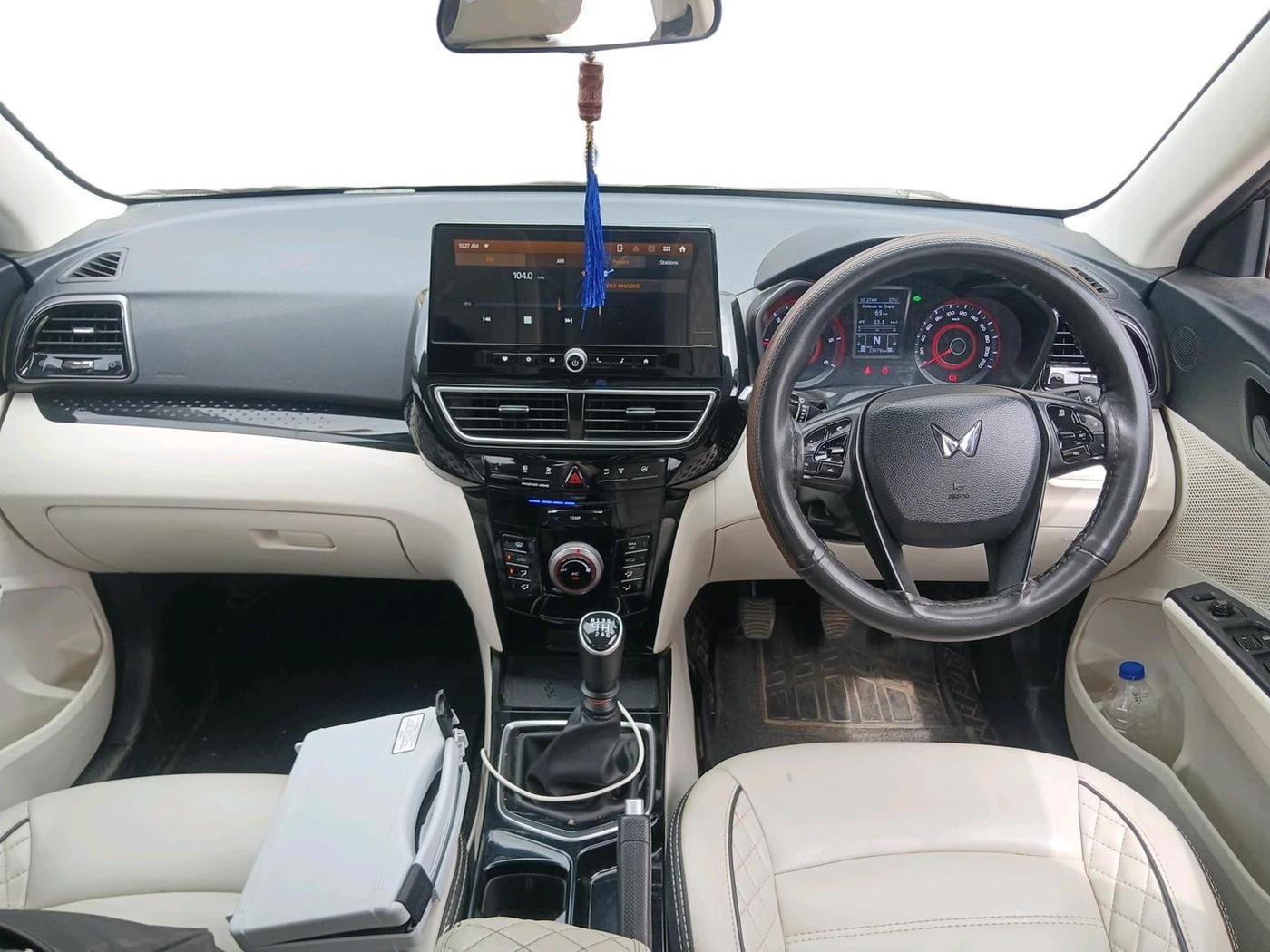 2024 Mahindra XUV 3XO MX3 Pro 1.5 Turbo Diesel, Diesel, Manual, 33,482 km, interior