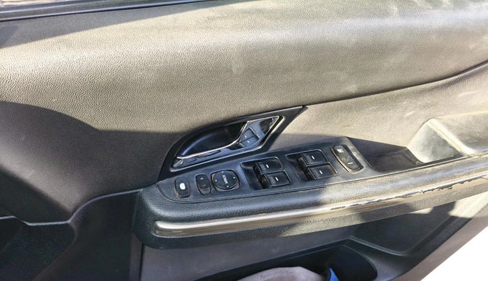 2017 Tata Hexa XM 4X2 7 STR, Diesel, Manual, 1,37,970 km, interior