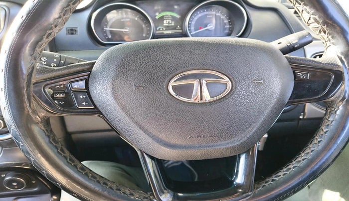 2017 Tata Hexa XM 4X2 7 STR, Diesel, Manual, 1,37,970 km, interior