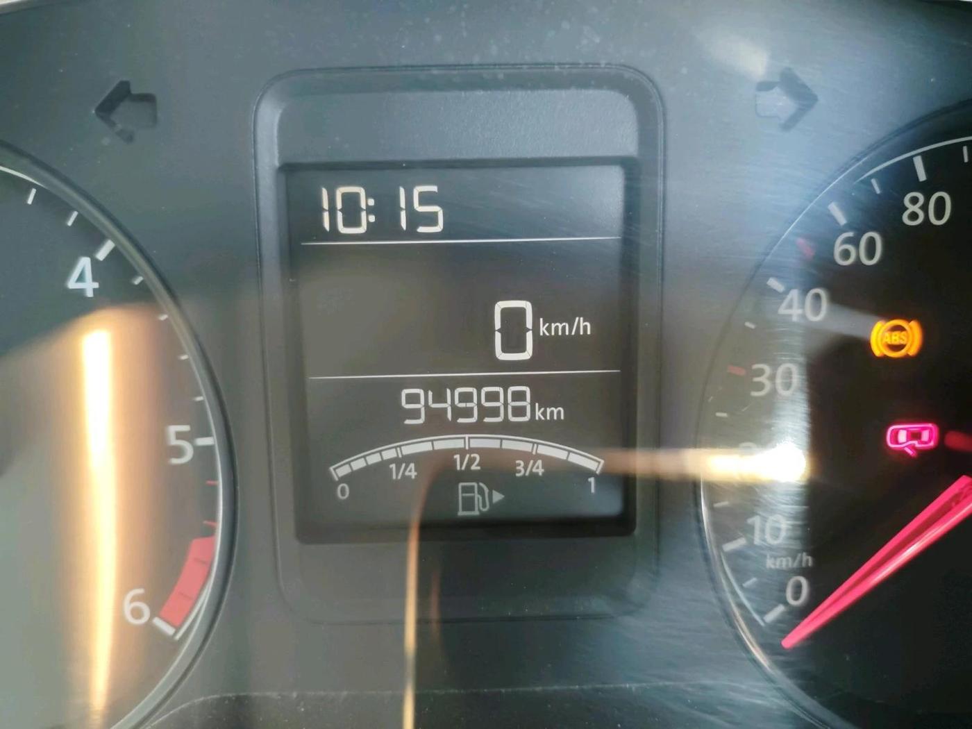 2014 Volkswagen Polo HIGHLINE1.5L, Diesel, Manual, 94,998 km, interior