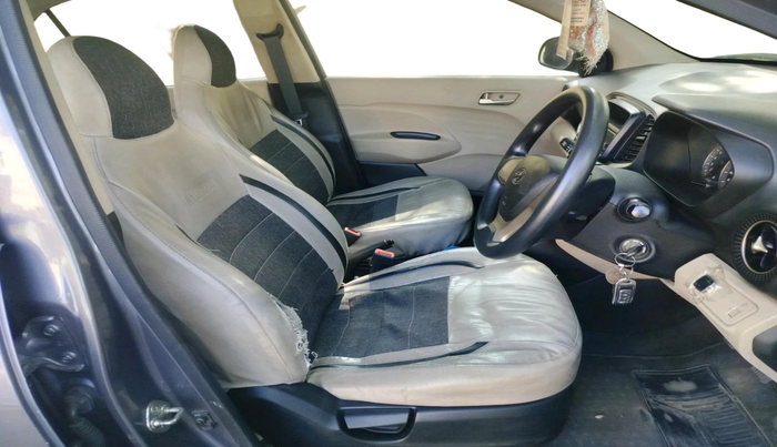 2019 Hyundai NEW SANTRO MAGNA CNG, CNG, Manual, 2,45,179 km, interior
